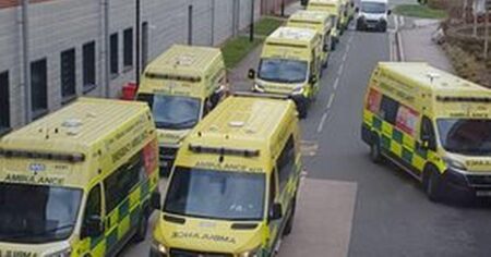 Live updates as 20 ambulances pictured outside Royal Stoke and A&E plea issued – Stoke on Trent Live