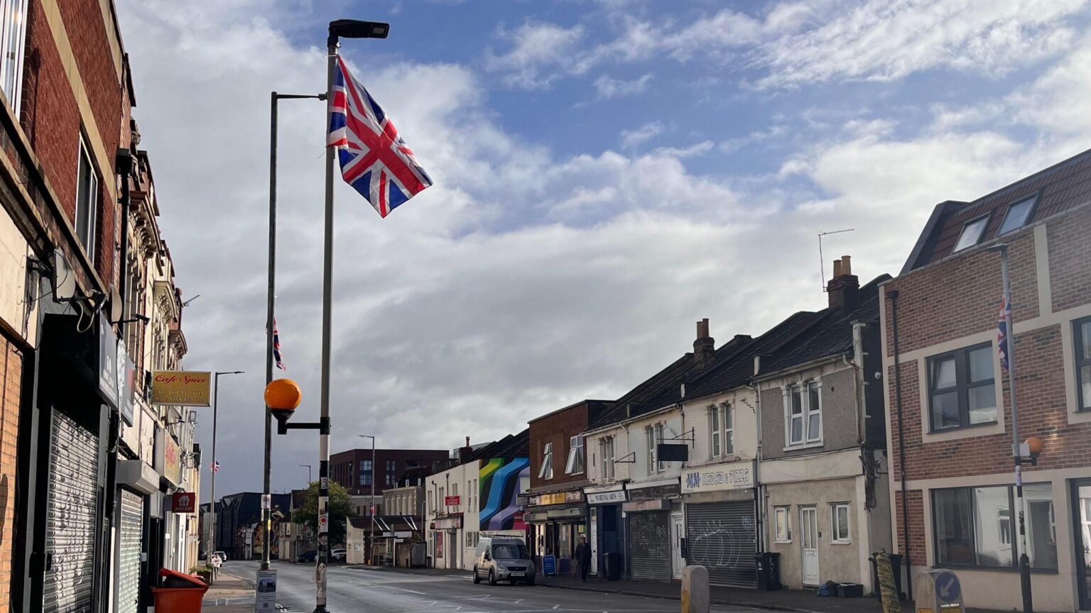 St George’s and union jack flags on footbridge above A2 in Bexley removed – News Shopper