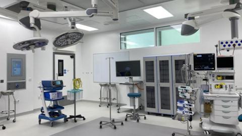 Plymouth vascular care technology used in UK first – NHS – BBC