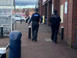 Live: Schools ‘on lockdown’ in Wigan as armed police called to firearms report – Manchester Evening News