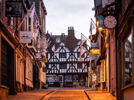UK’s ‘most beautiful town’ with cobbled streets and independent shops – Leicester Mercury