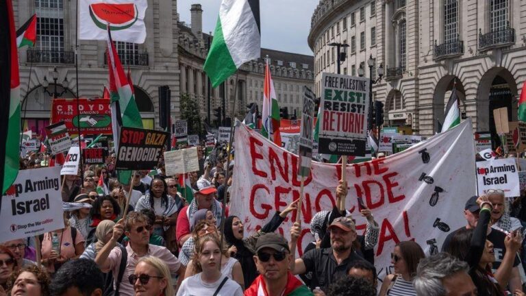 Masked pro-Palestine mob ‘threatens to behead UK university professor’ – GB News