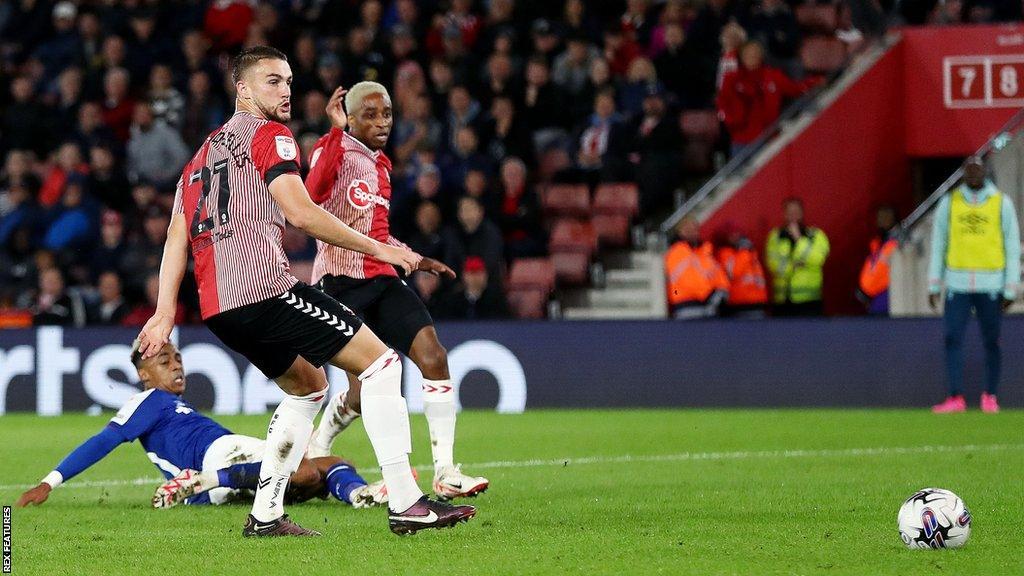 Ipswich Town 1-1 Southampton: Tractor Boys and Saints draw in Championship – BBC