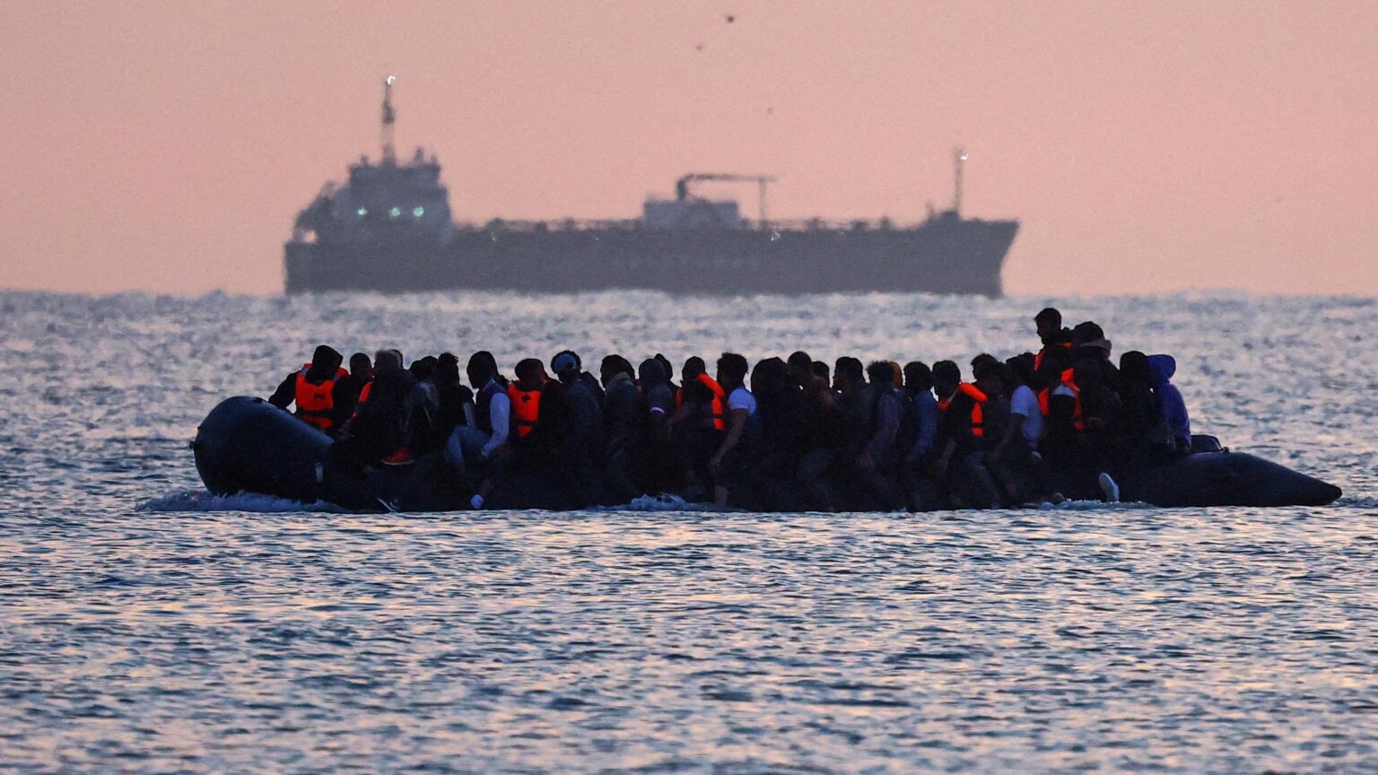75 migrants deported to France and 51 allowed into UK under deal – Swindon Advertiser 75 migrants deported to France and 51 allowed into UK under deal – Swindon Advertiser
