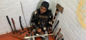 UK: Police arrest 2 men after mass stabbing on train – DW