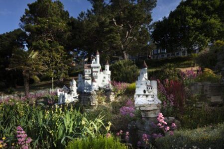 Southend-on-Sea’s 1920s sun shelter is Grade II listed – BBC