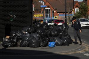 Garbage piles up in Birmingham as the U.K. city’s sanitation strike enters 5th week – NPR