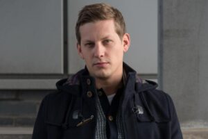 Hollyoaks legend James Sutton quits John Paul McQueen role 20 years after debut – Metro.co.uk