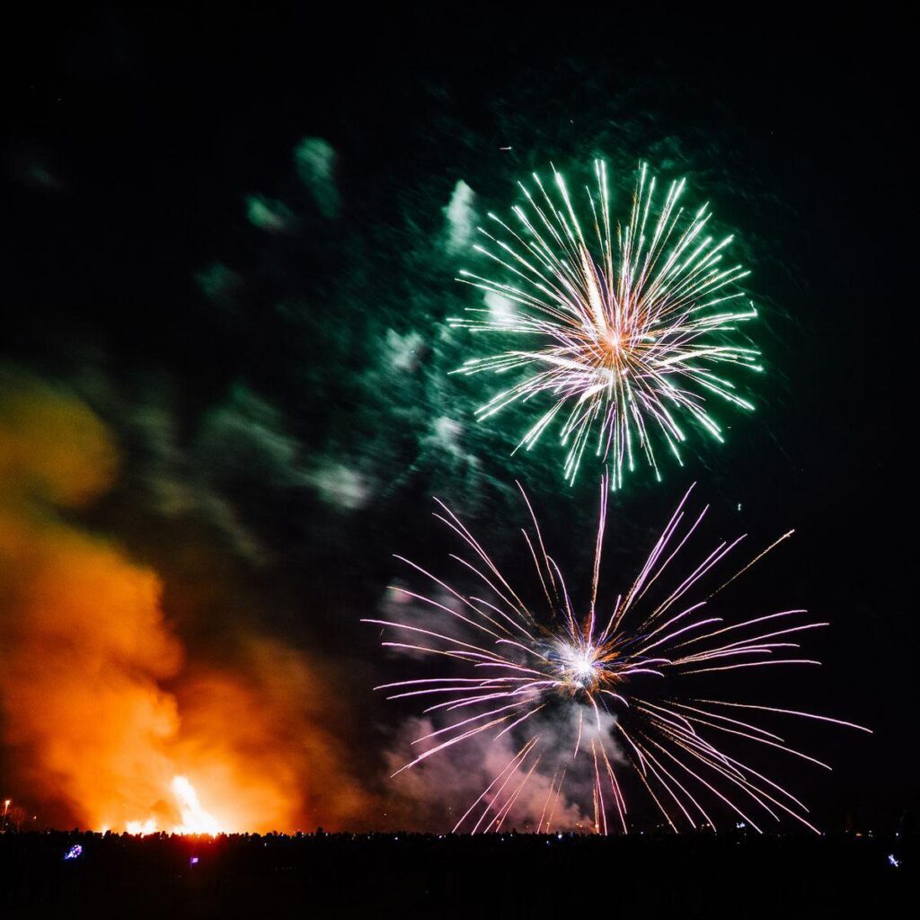 Video: Masked Bonfire Night youths launch fireworks across Birmingham streets – Yahoo News UK